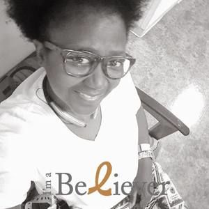 Meet your Posher, Esperanza